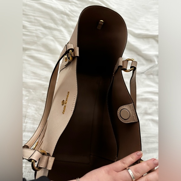 Michael Kors Sullivan Tote Bag - Picture 4 of 9